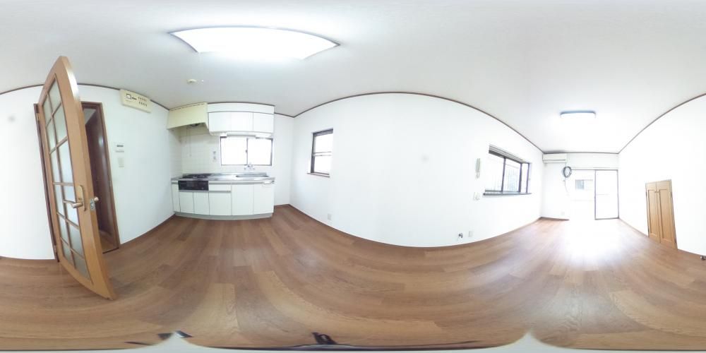 ���r���O