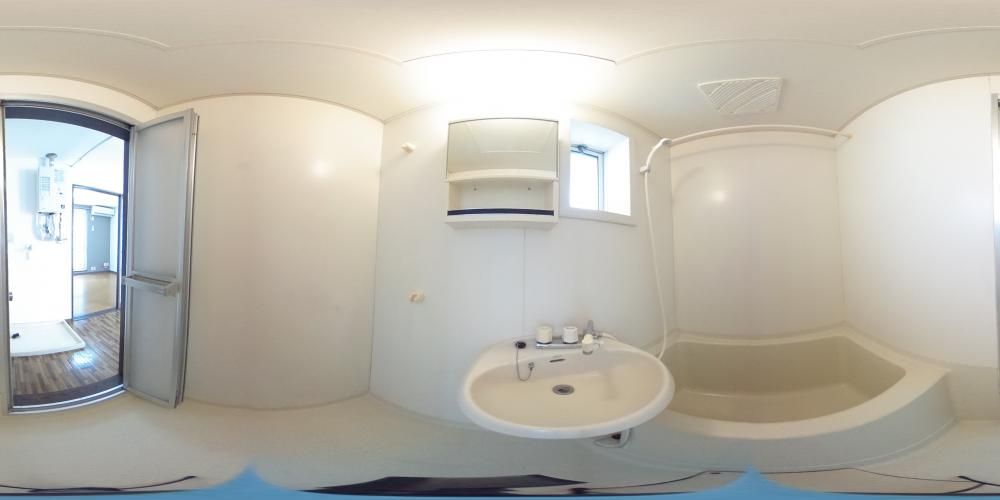 �o�X���[��